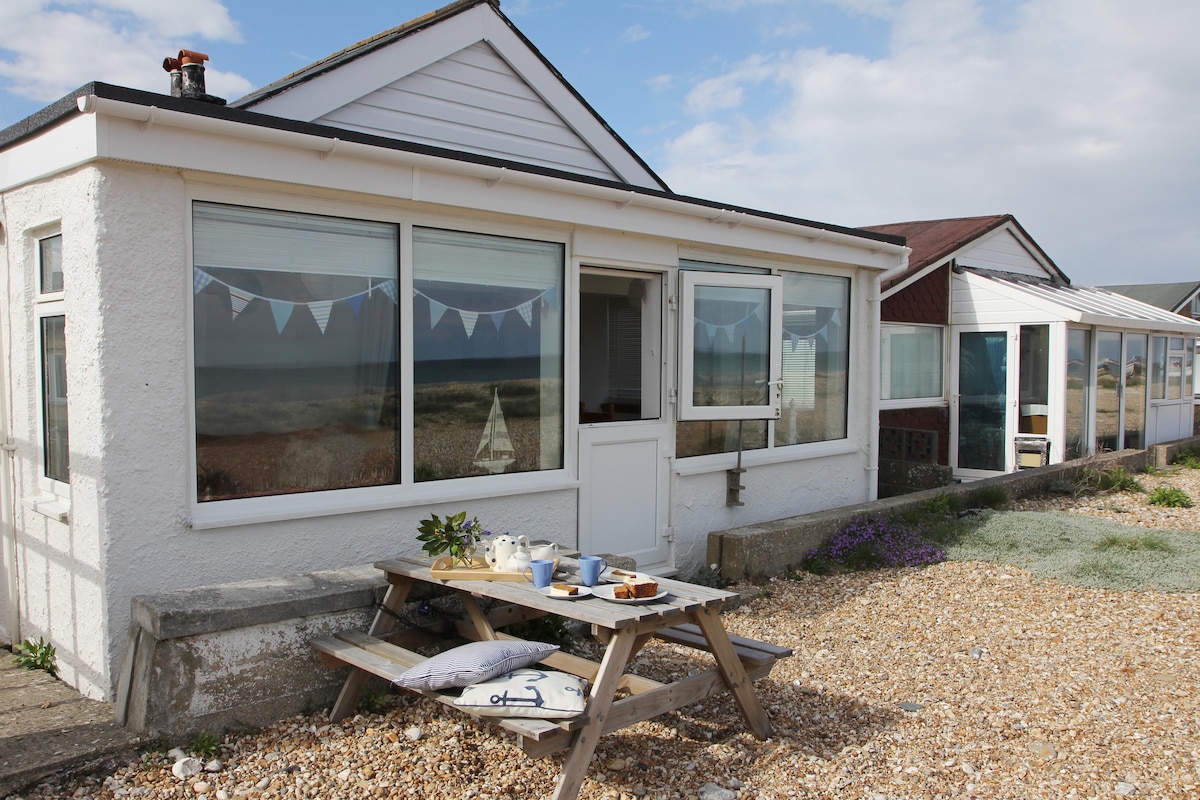 Seaspray Pagham the Holiday Home on the Beach