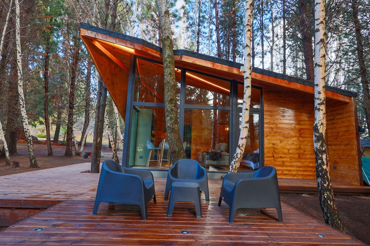 Moderna cabaña con acceso al lago