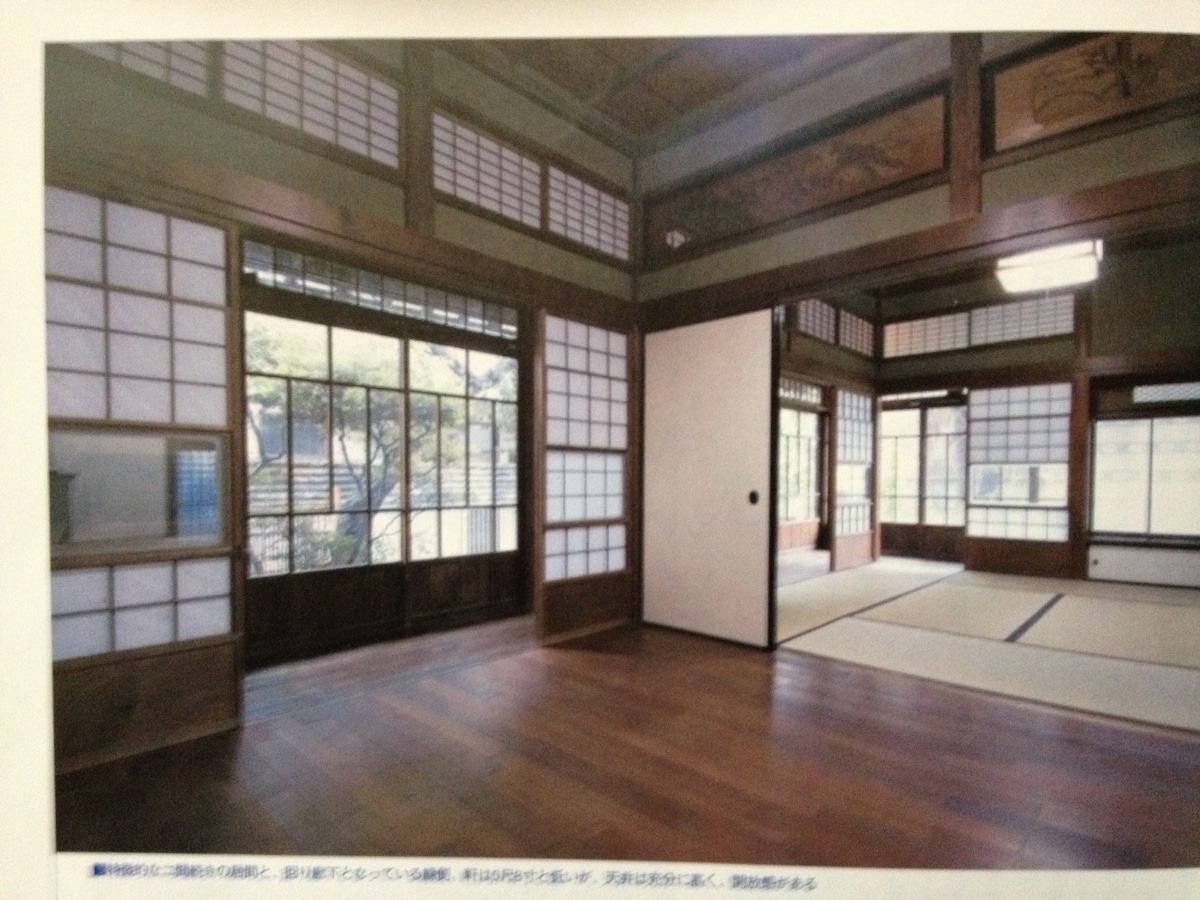有昭和初期的西式建筑的日本住宅。车10分从横滨的关内站是地铁&公共汽车约15分。2台停车。