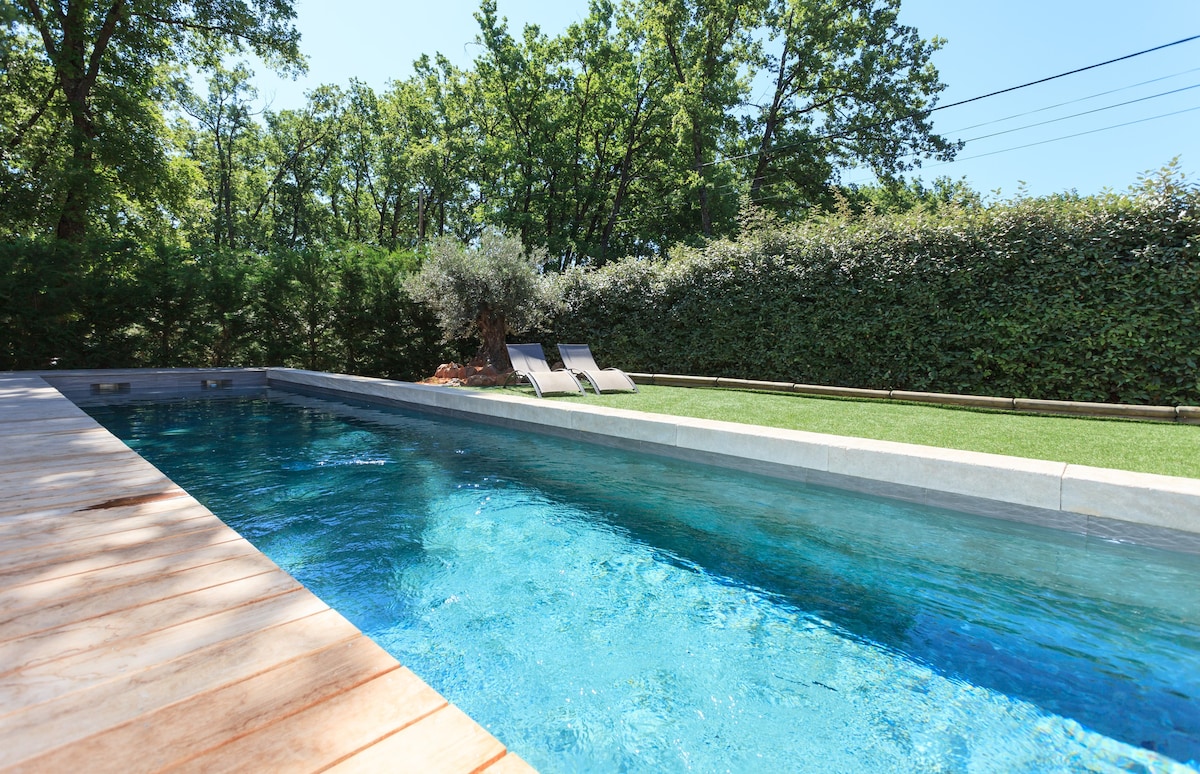 Gîte neuf 2 pers piscine privative calme Luberon