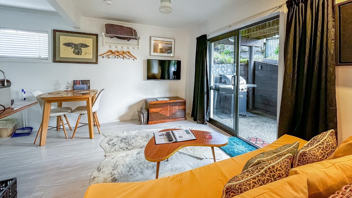 Waikawa Landing : Self Contained Apartment.