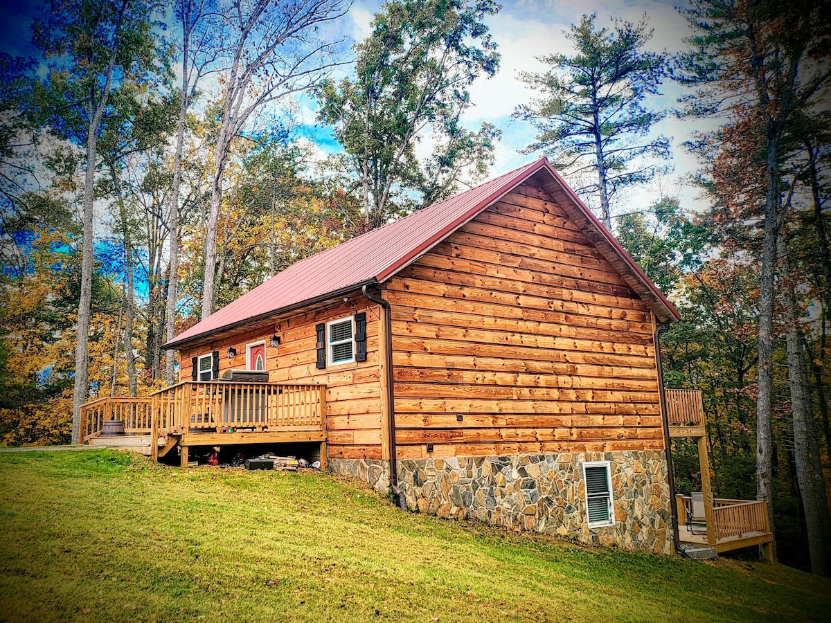 Fiddlers Cabin
Galax-New River Trail-
30 Acre Farm