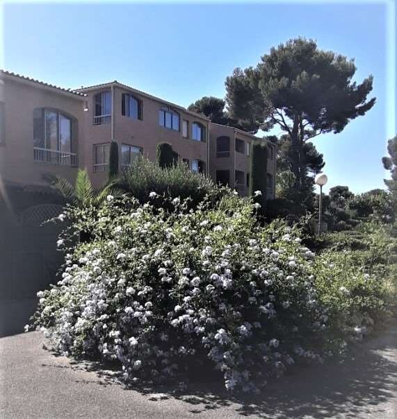 Petite résidence  calme,  parking sécurisée