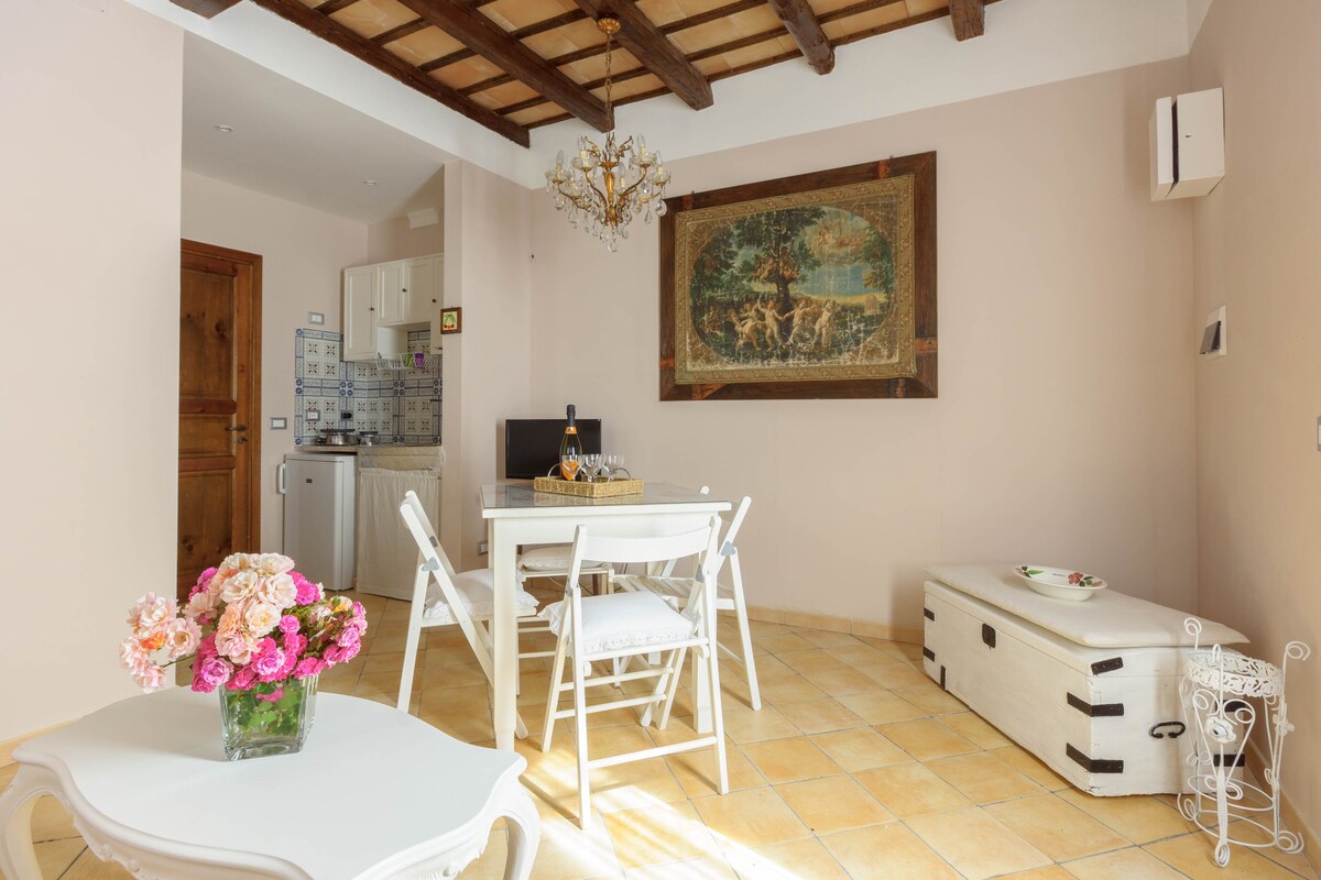 The Cosy Sicilian Vintage House