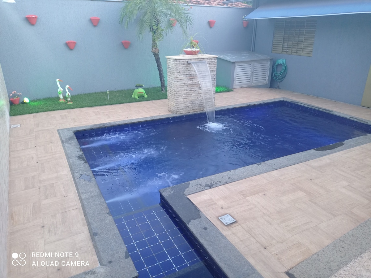 Sete lagoas带泳池的房子。