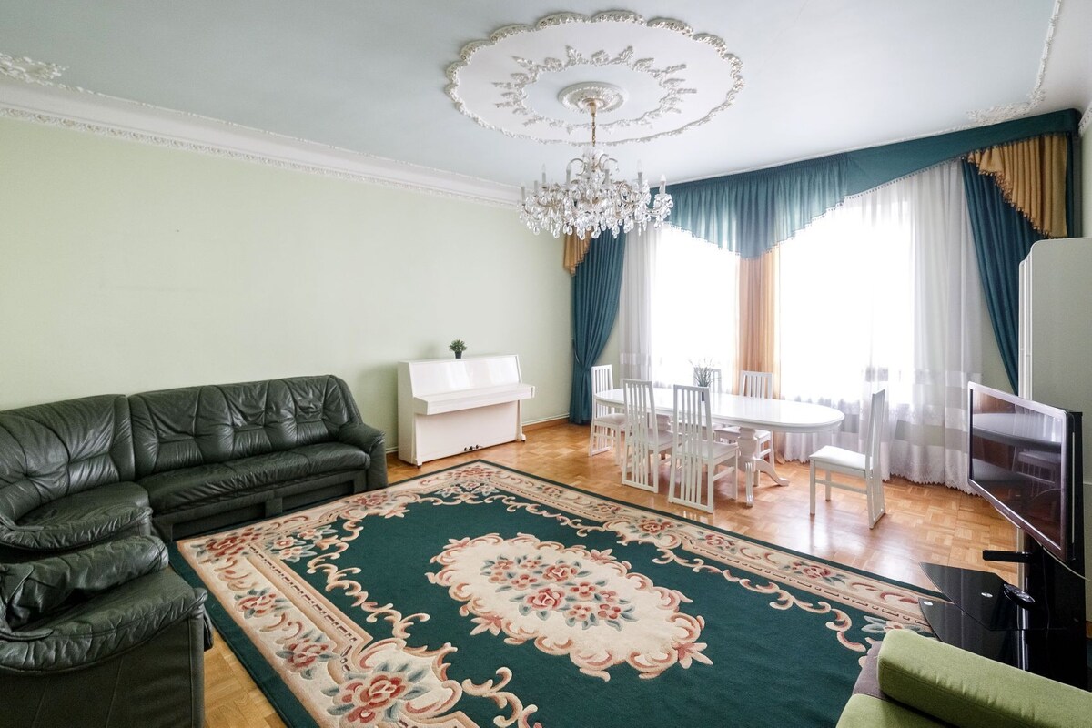 Grand apartment Lviv city center