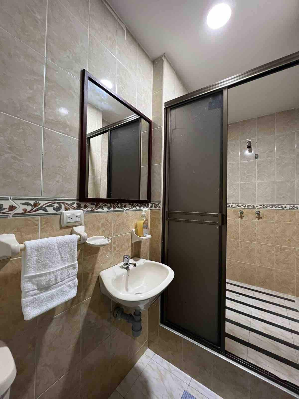 Impecable habitación con baño privado -3