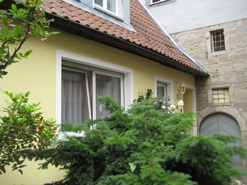 Haus Gartentraum (Sommerhausen), Appartement Fliederblüte(50qm) mit WLAN und Waschmaschine