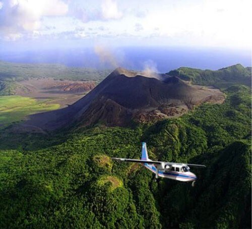 亚苏尔山火山隐蔽树屋