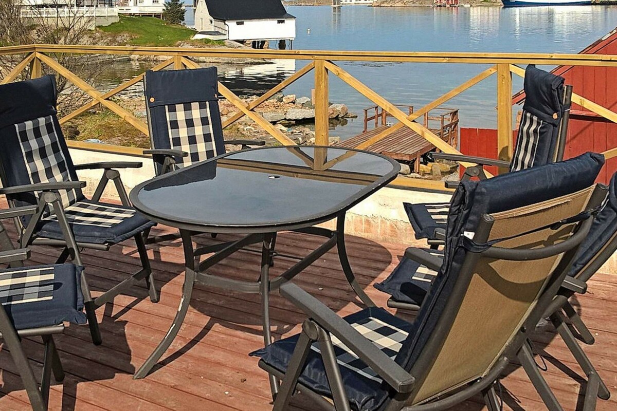 8 person holiday home in averøy