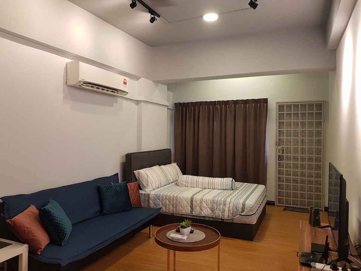 NEWLY RENOVATED studio @CITY CENTRE 新装修单独客房位亚庇市区中心