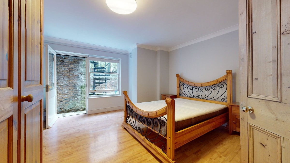 Two bedrooms in Kings cross