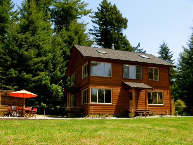 Redwood Chalet # 2 ~ ~ River, Ocean, Hottub