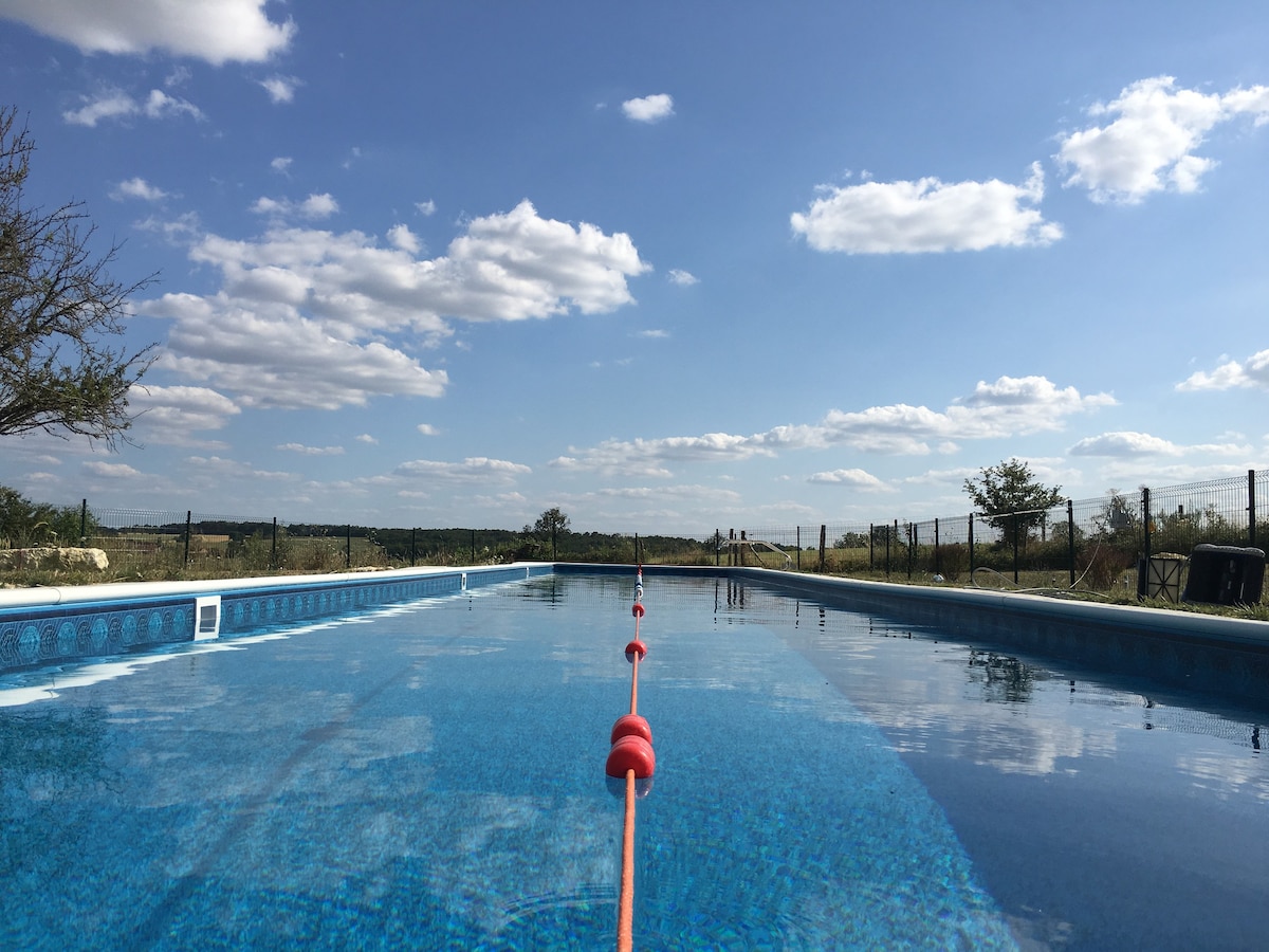 Tournesol, Gites At Civray, 25米游泳池