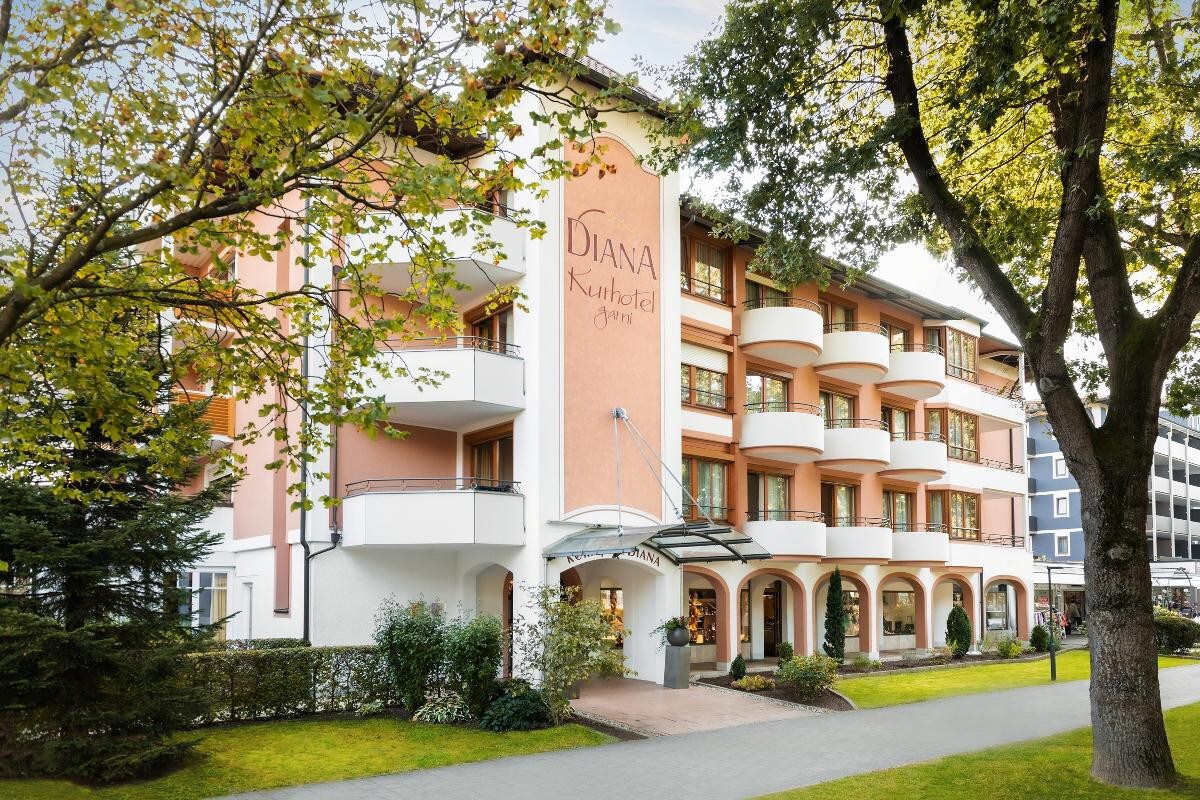 Kurhotel Diana garni OHG （ Bad Füssing ） ，带免费无线网络的高级双人房