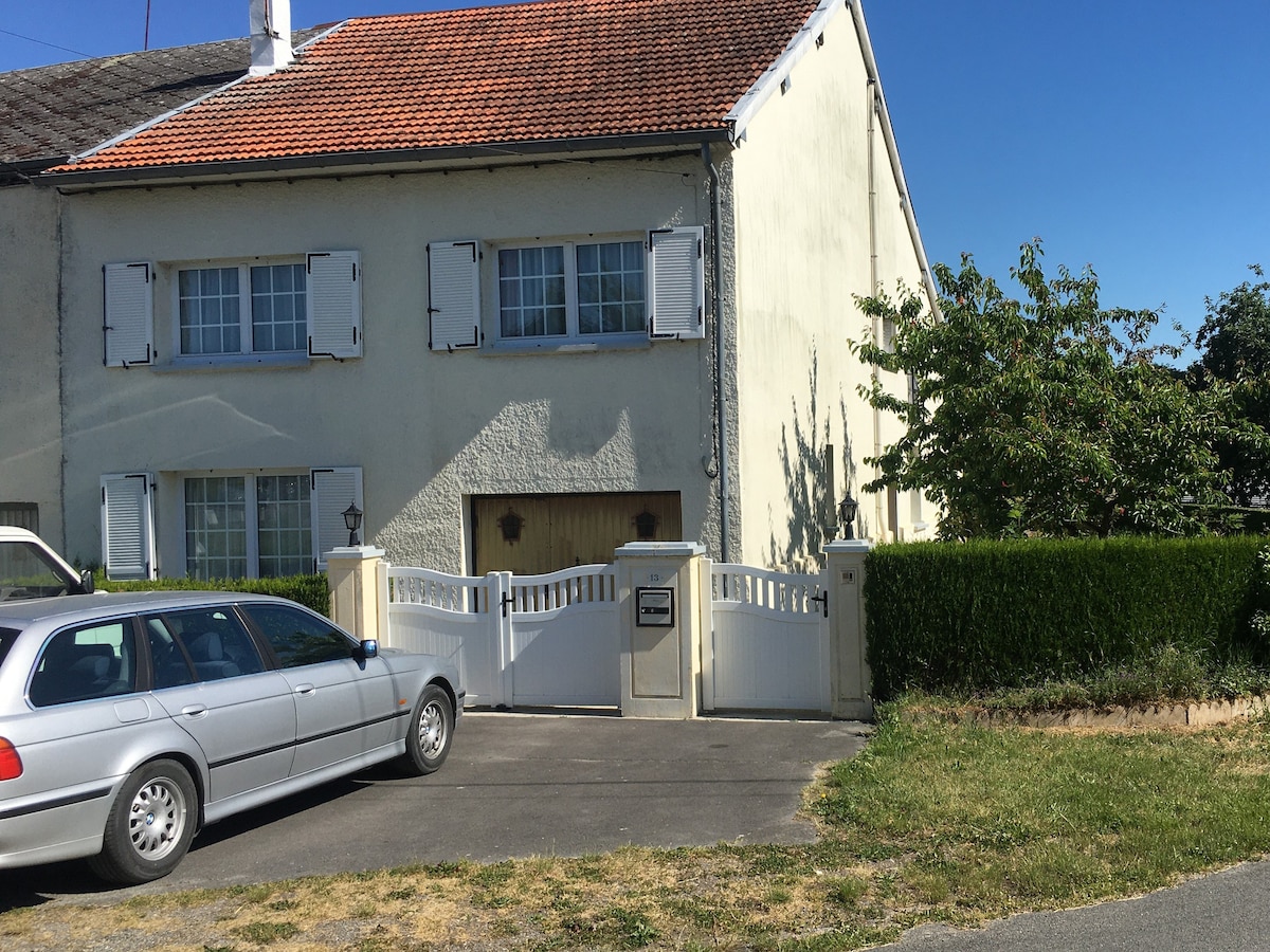 3 chambres en Sud ardennes, à WOINIC sur l' A34