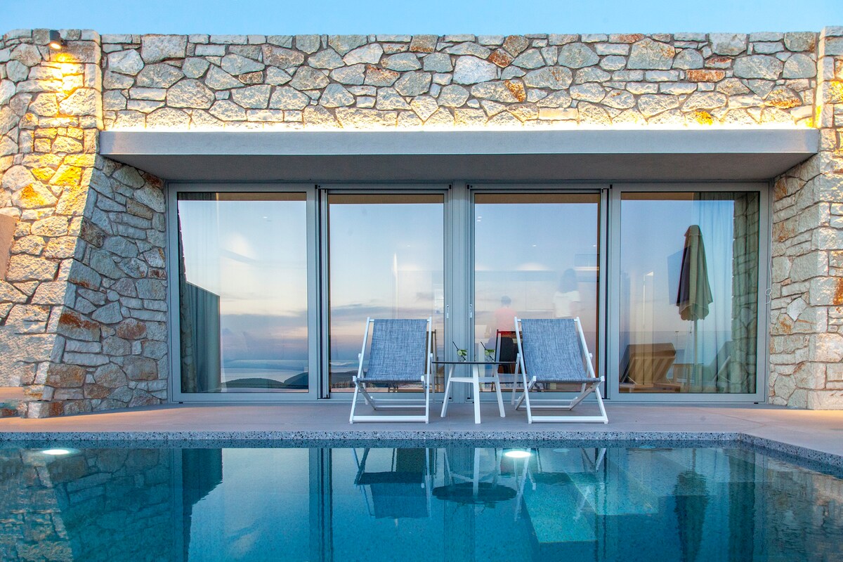 7 Modern Cave Style Villa With SeaView in Syvota