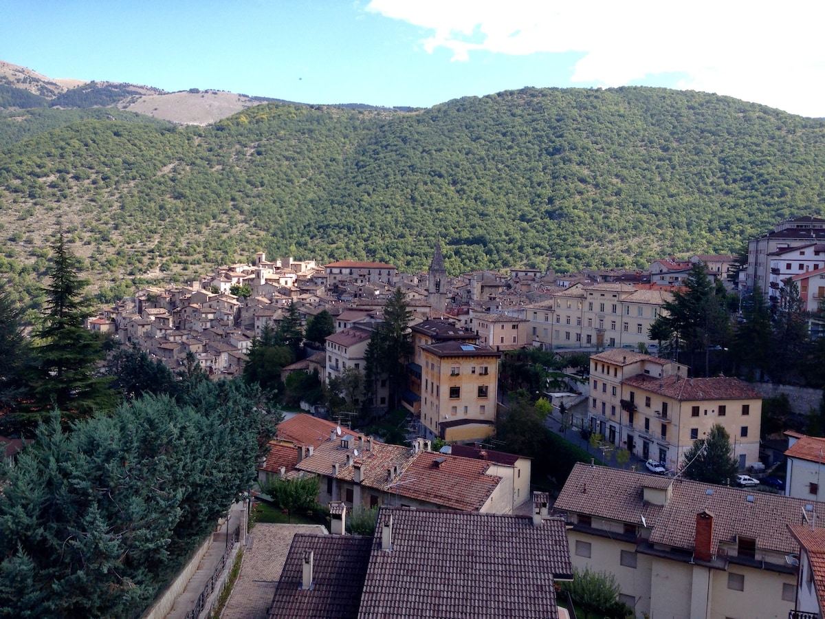 Panoramic apartment in Scanno