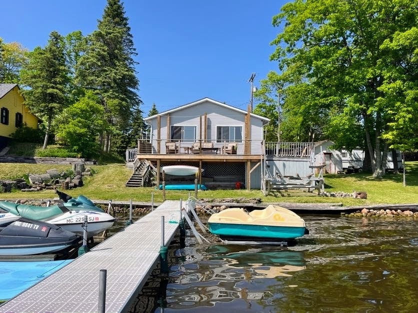 Lakefront Cottage Near Rifle River With Dock