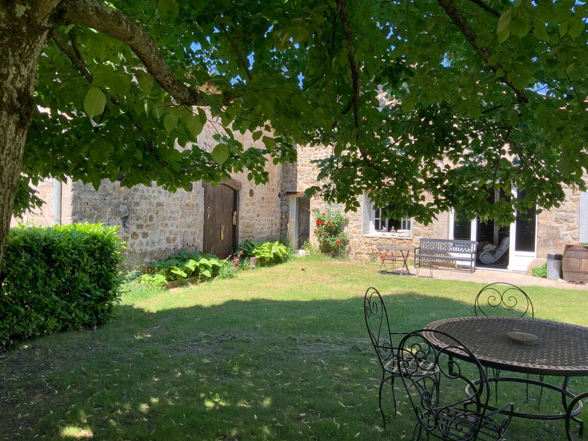 Gîte aménagé en loft dans la grange du Château