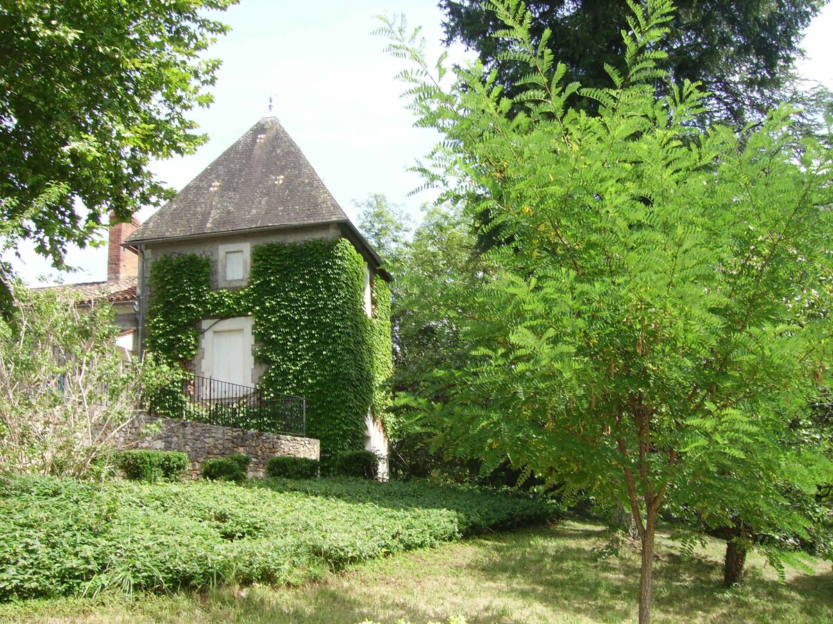 Dordogne Perigord House ，带列出的游泳池* * *