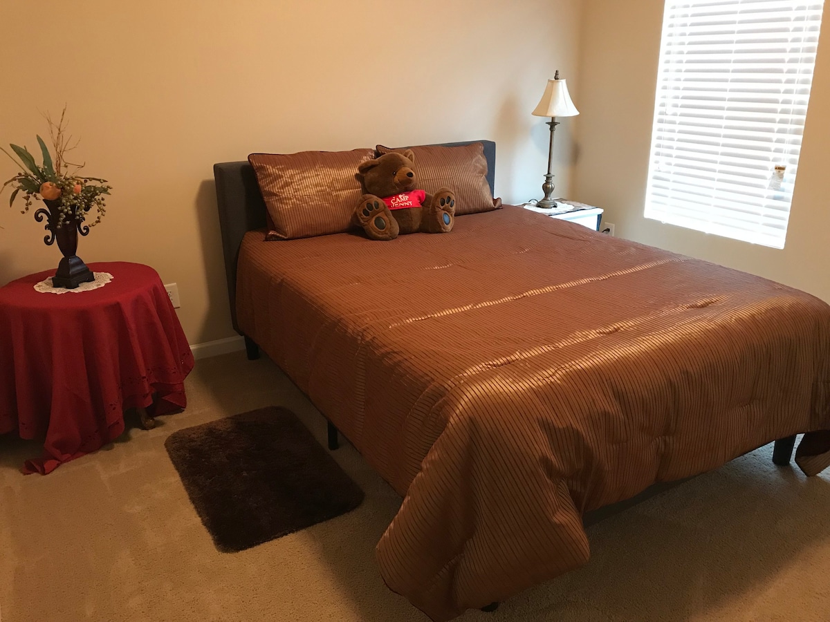 Comfortable bedroom in Dallas GA