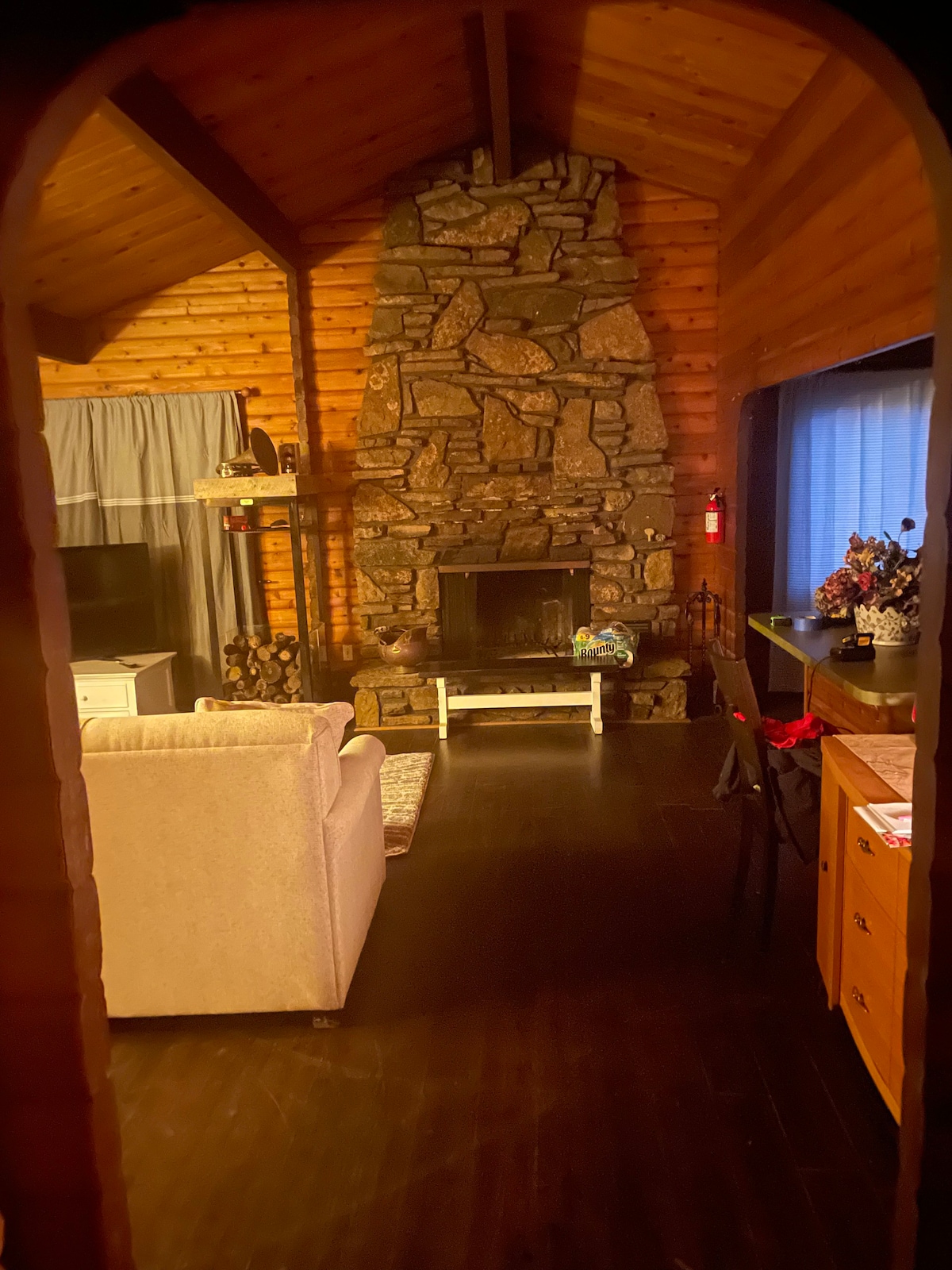 Cool looking cabin near Beaver Lake