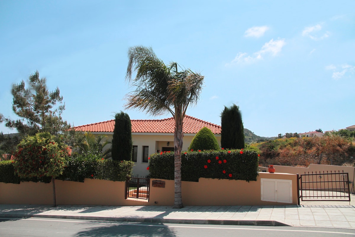 Rozaki, Eve Pissouri Villas