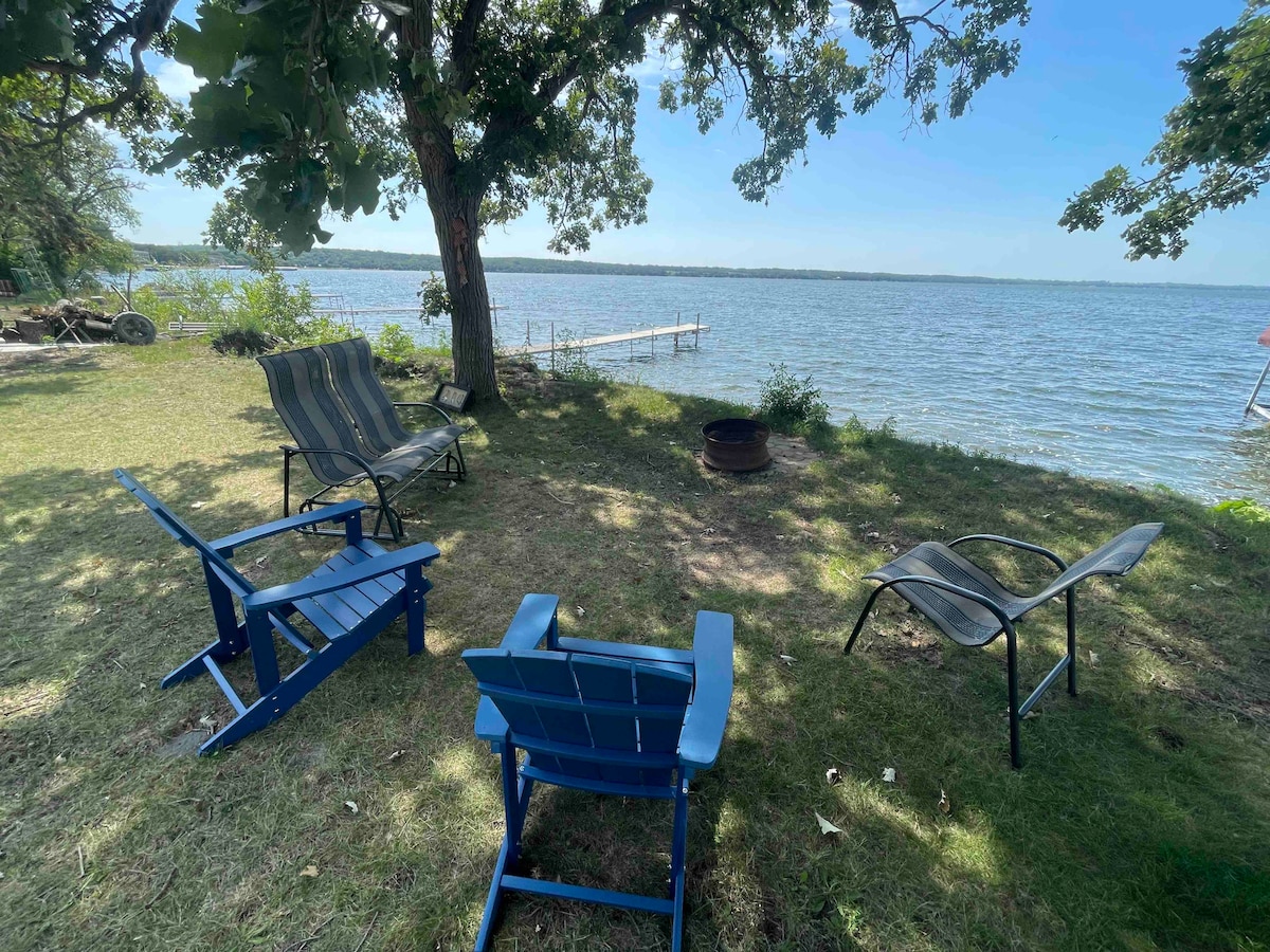 North Lakeshore Cottage