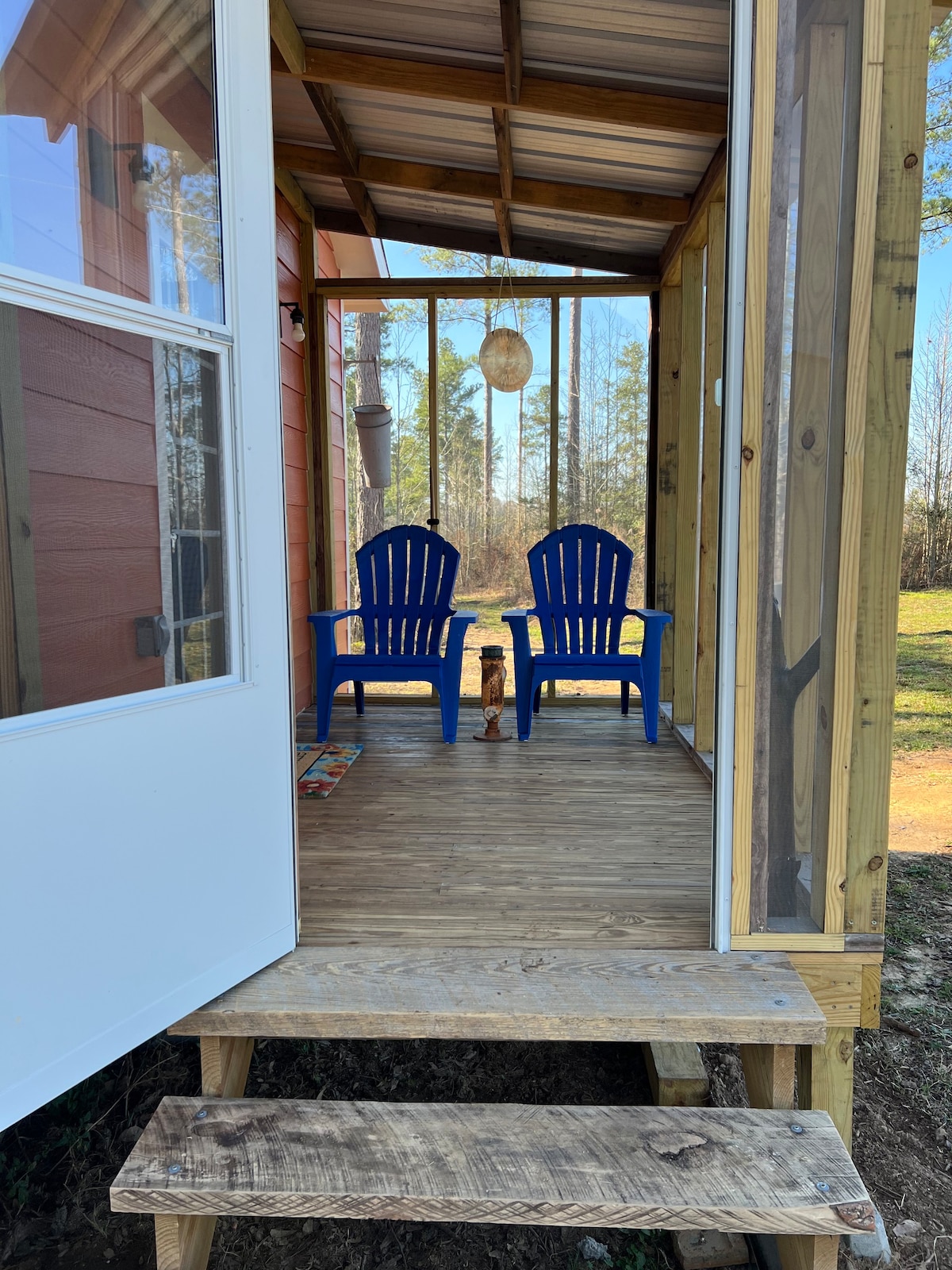 Off grid cabin in southern Mississippi