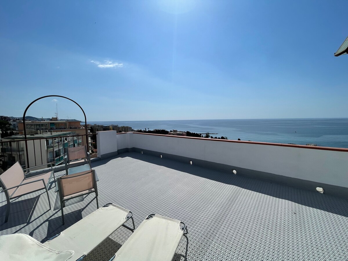 Luxury Penthouse Poseidon Suite - Sanremo