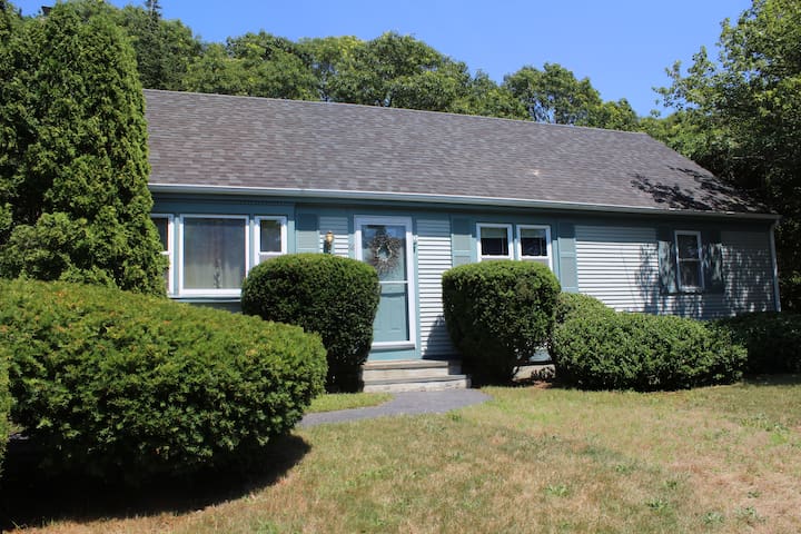 cozy cape cod beach house with central a/c