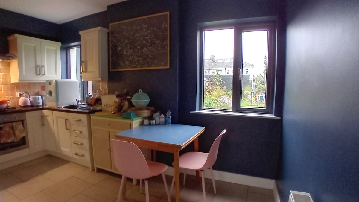 Double Room in Glasnevin: between airport & city