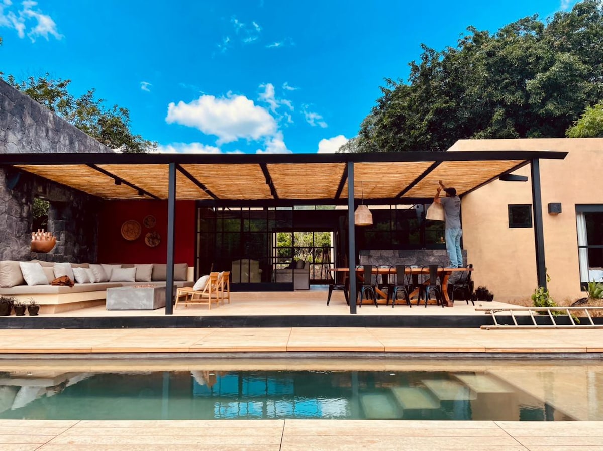 Casa Guayaba-Bright现代舒适房源，带私人游泳池