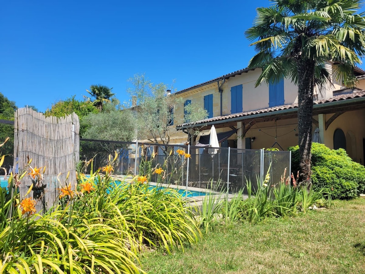 Magnifique maison en pierre avec grande piscine