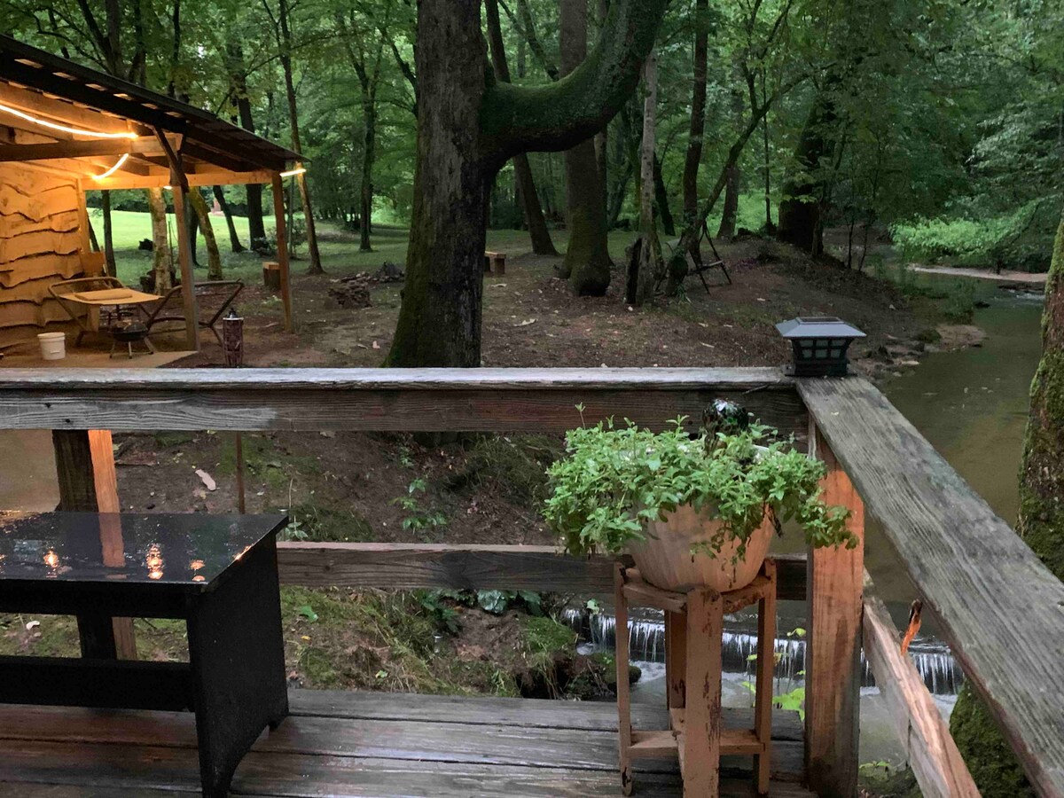 Private Cabin with deck over water