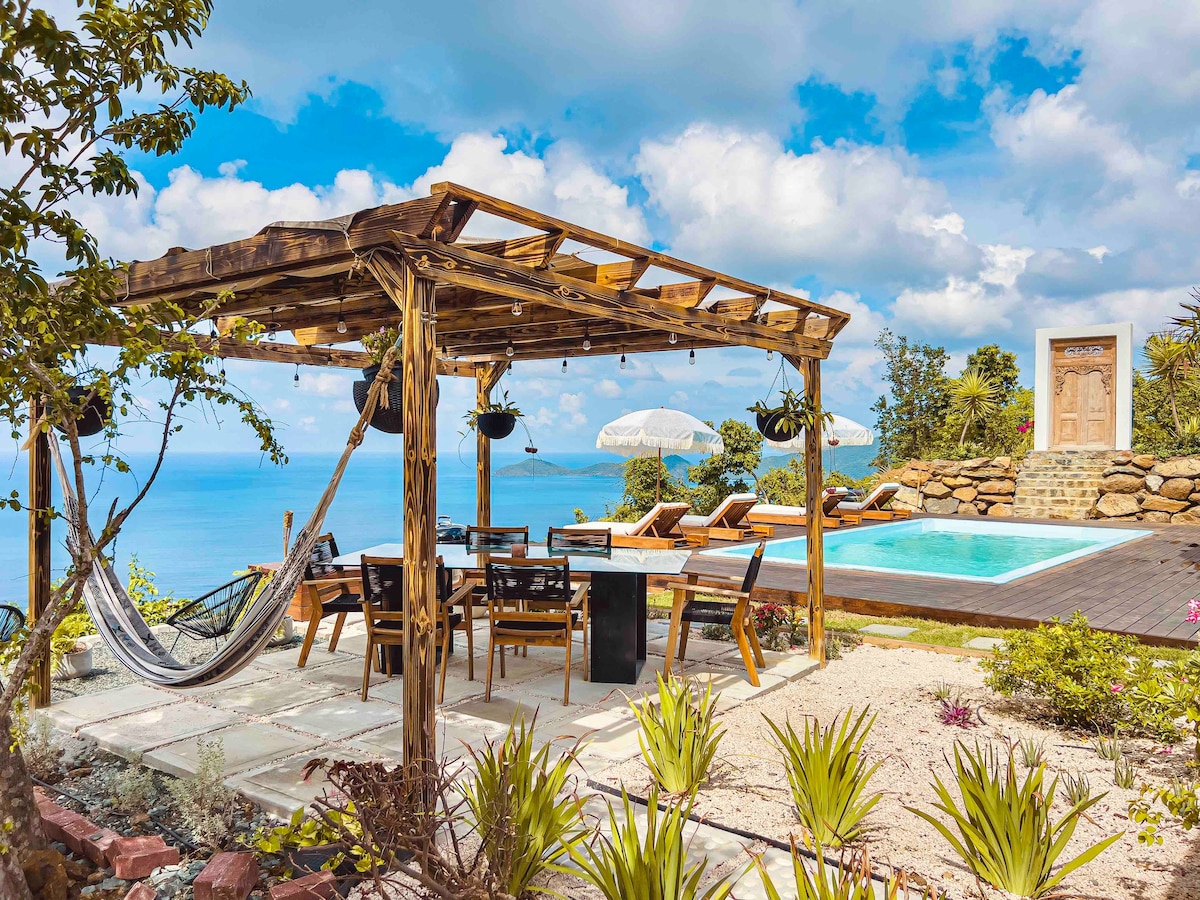 Rooftop Oasis w/Pool & Jacuzzi