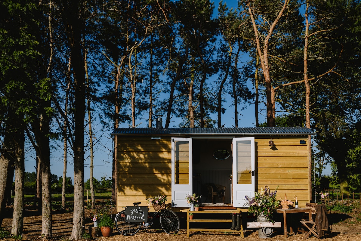 Godwick Shepherd 's Hut - The Herdwick Hideaway