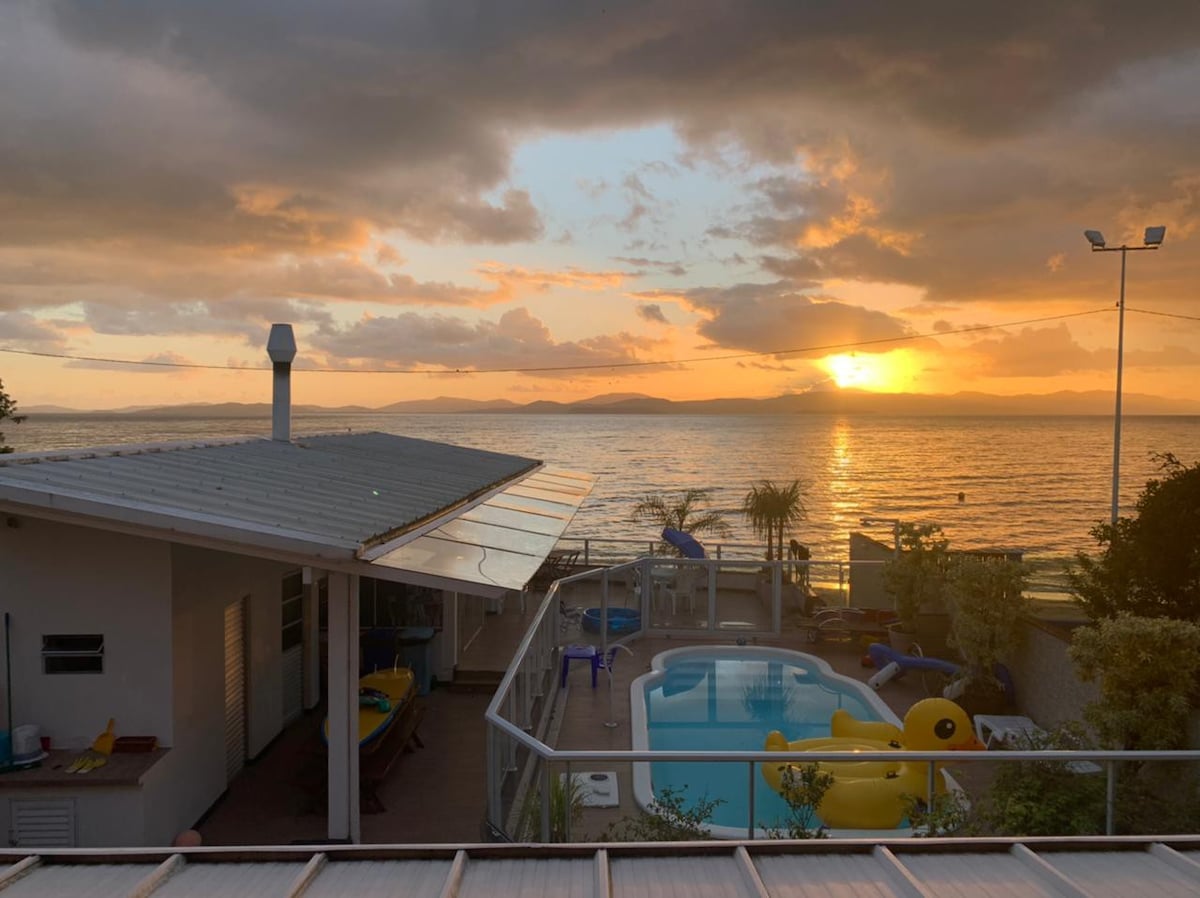 Casa de praia - pé na areia com piscina!