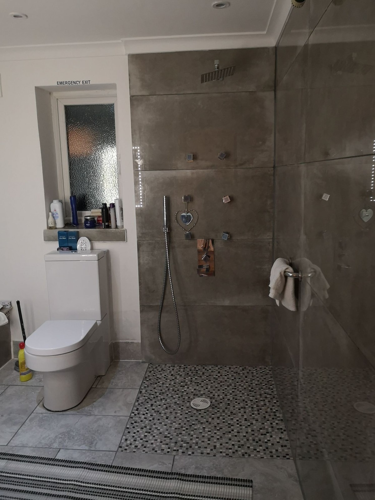 Relaxing Jacuzzi spa flat, (wheelchair friendly)