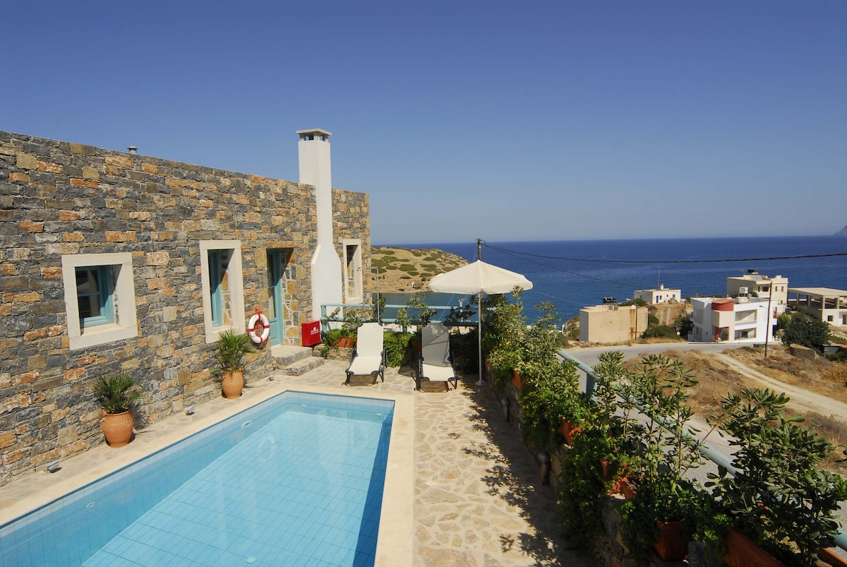 Luxury Villa with private pool & superb sea view