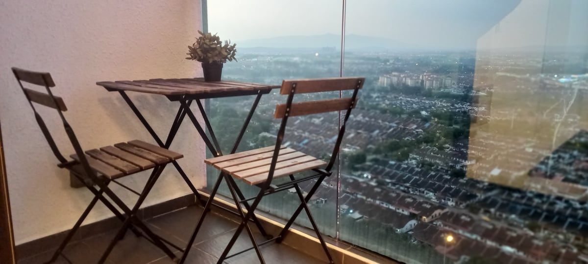 新山（ Johor Bahru ）高楼层的阳台1卧室公寓