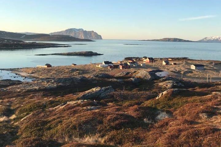 Karlsøy的民宿