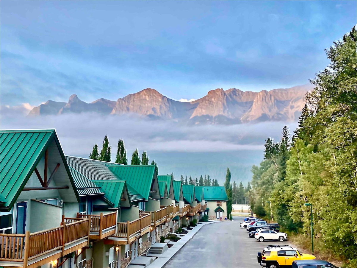 Two Storey Chalet/2BR Townhouse/BBQ/@Banff Gate
