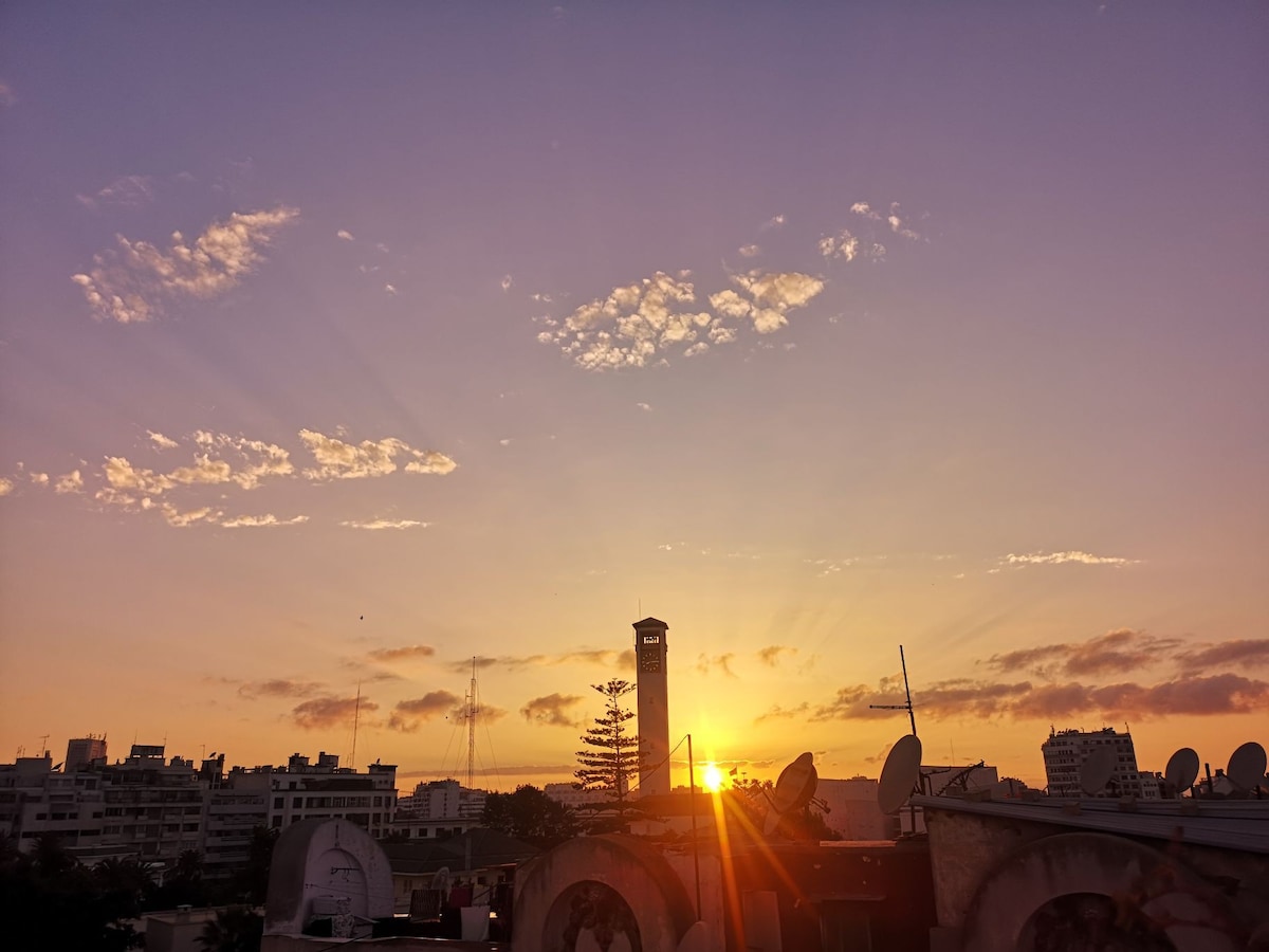 位于卡萨布兰卡（ Casablanca ）市中心的舒适客房，景色迷人