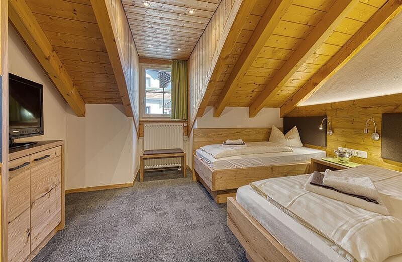 Appart-Hotel Wildererstuben （博登梅斯） ，舒适公寓，面积65平方米，可住2-7人。厨房、2间卧室。卫生间、客厅。2台电视