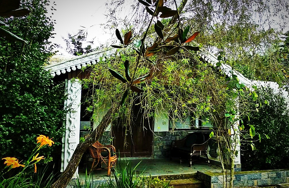 Cottages by the Naukuchiatal Lake