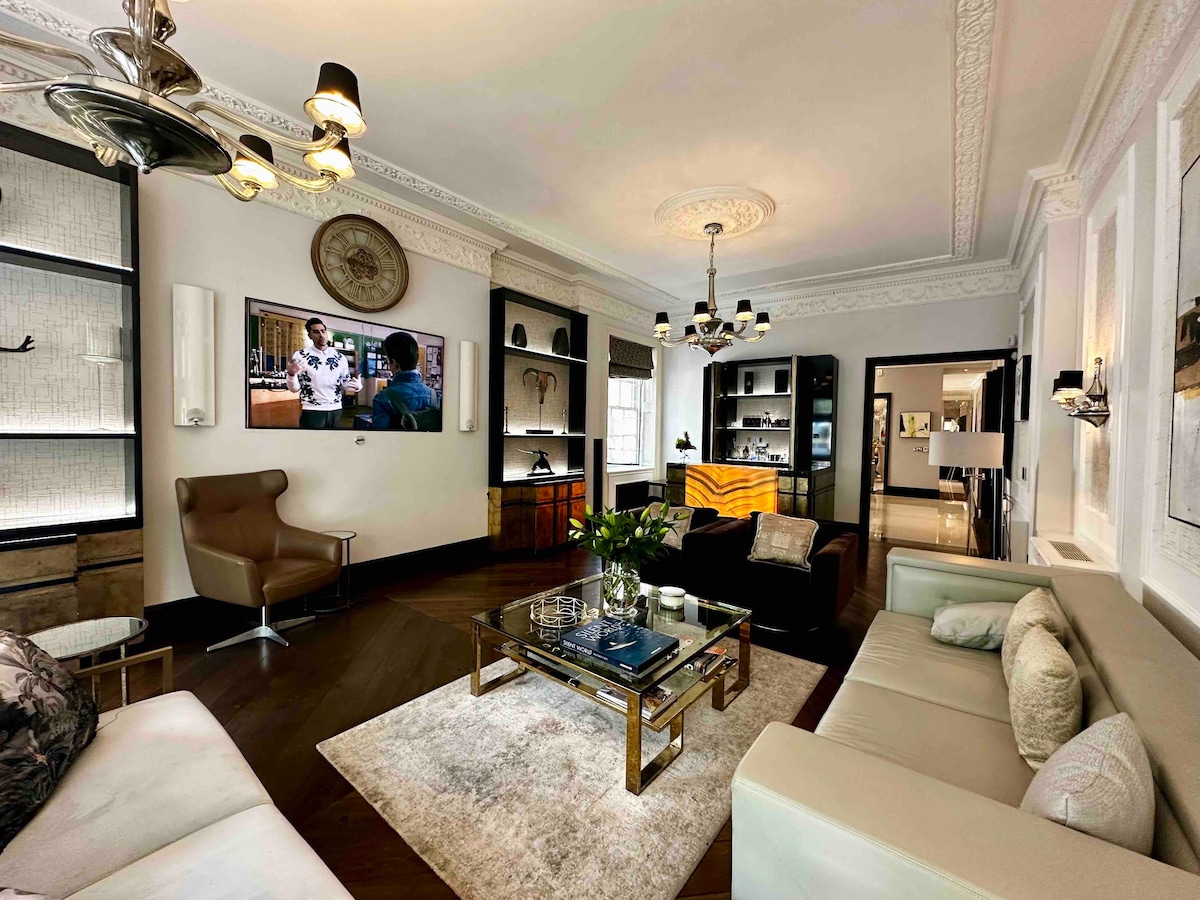 Luxury Mayfair flat with private pool