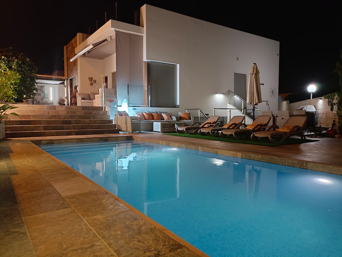 Luxurious Apartment with private pool, Villamartin