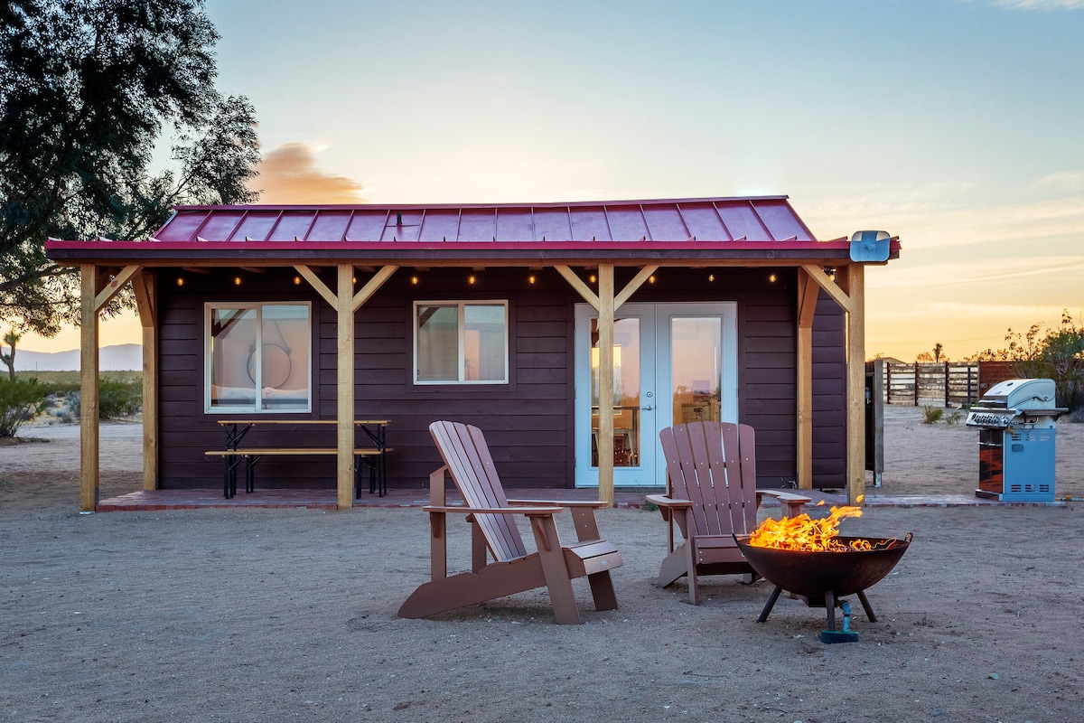 Bell Cabin - Romantic Couples Retreat w/ hot tub